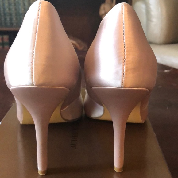 Audrey Brooke Satin Pumps (Manolo Dupe) - Picture 4 of 7